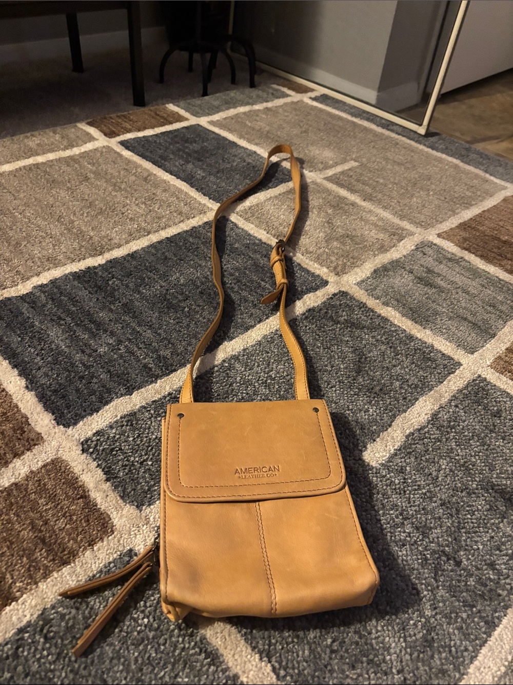 American LeatherCo. Camel/Tan Crossbody
